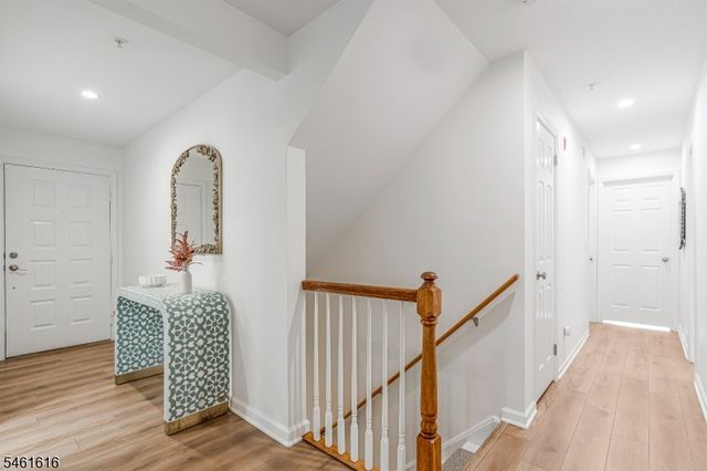 230 Riveredge Dr, Chatham Twp., NJ 07928