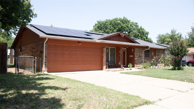 304 NW Suzanne Terrace, Burleson, TX 76028