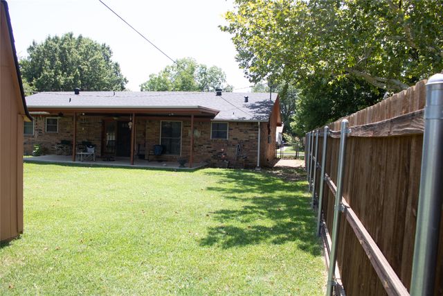 304 NW Suzanne Terrace, Burleson, TX 76028