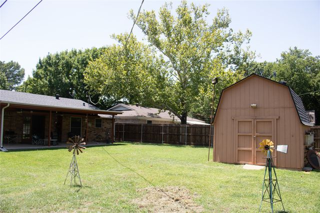 304 NW Suzanne Terrace, Burleson, TX 76028
