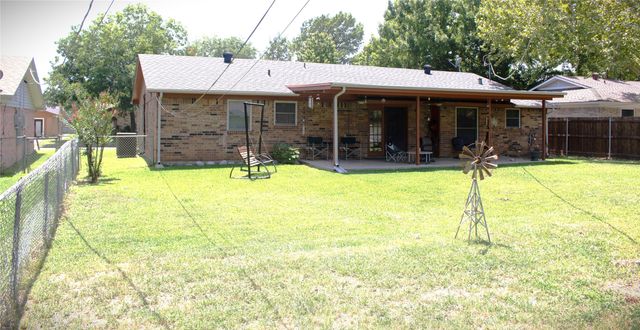 304 NW Suzanne Terrace, Burleson, TX 76028