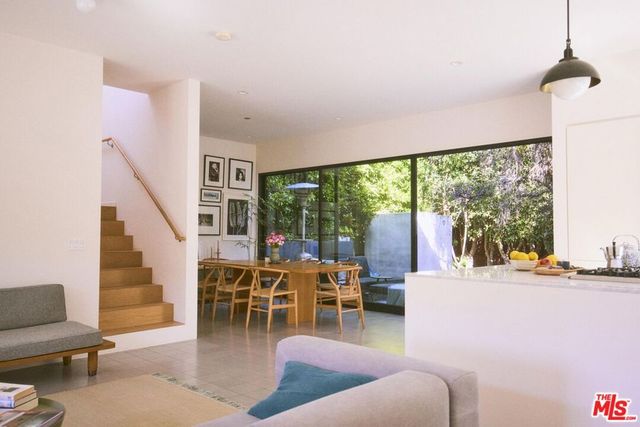 906 Superba Avenue, Venice, CA 90291