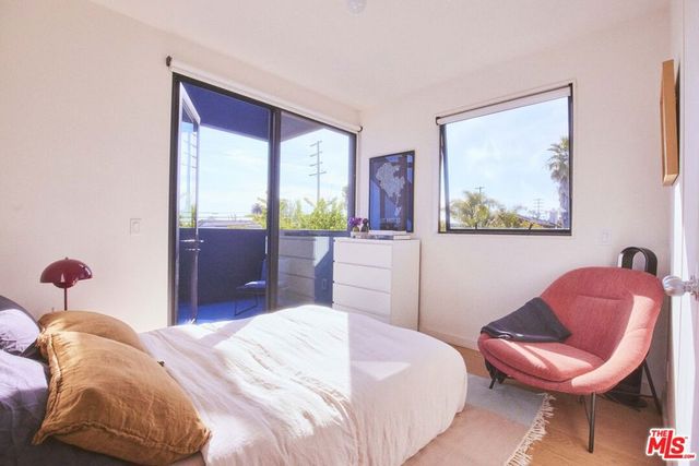 906 Superba Avenue, Venice, CA 90291