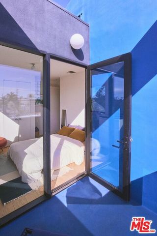 906 Superba Avenue, Venice, CA 90291