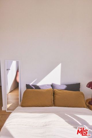 906 Superba Avenue, Venice, CA 90291