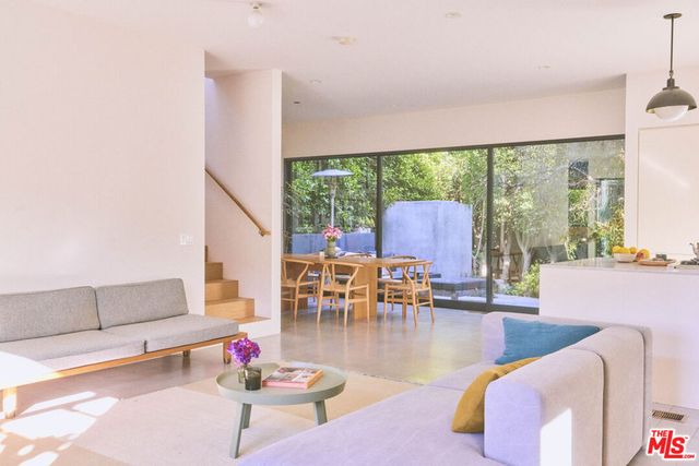 906 Superba Avenue, Venice, CA 90291