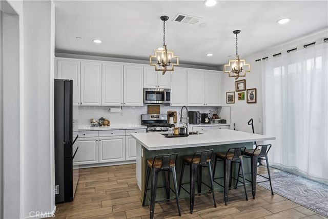 474 MISTYBLUE Court, Hemet, CA 92543