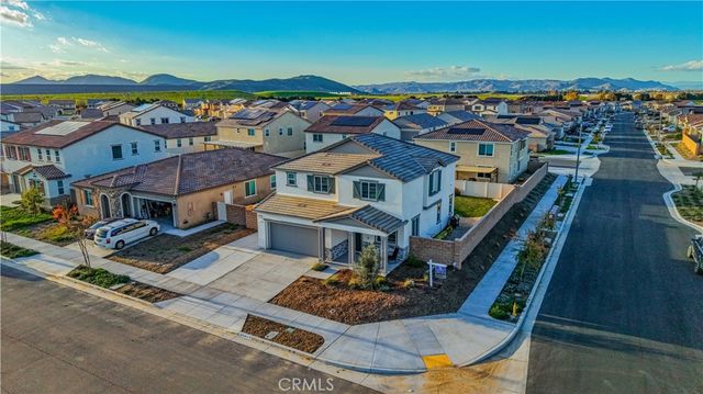 474 MISTYBLUE Court, Hemet, CA 92543