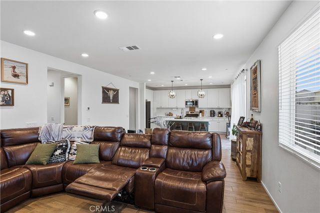 474 MISTYBLUE Court, Hemet, CA 92543