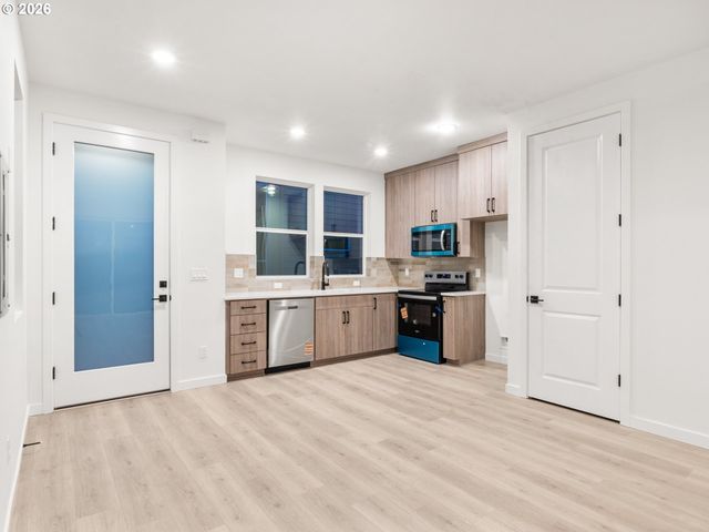 8334 N Bank St, Portland, OR 97203