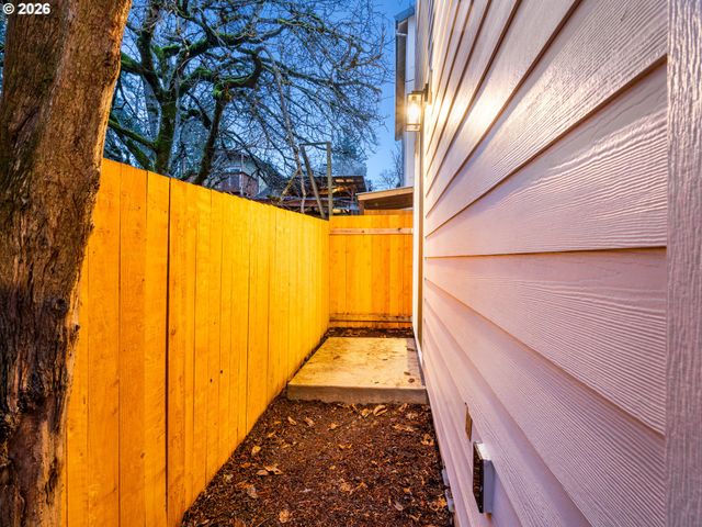 8334 N Bank St, Portland, OR 97203