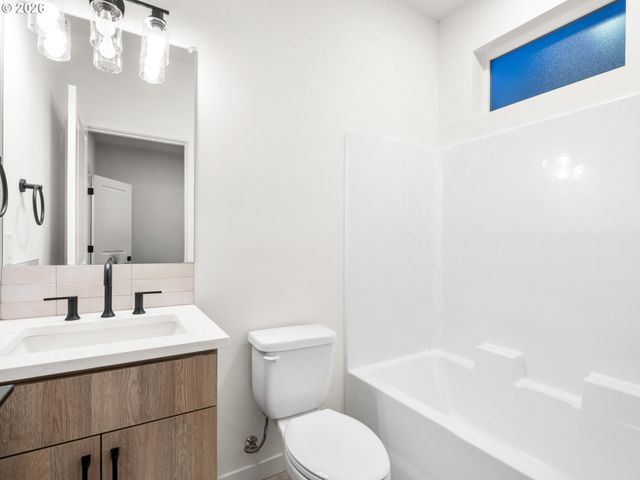 8334 N Bank St, Portland, OR 97203