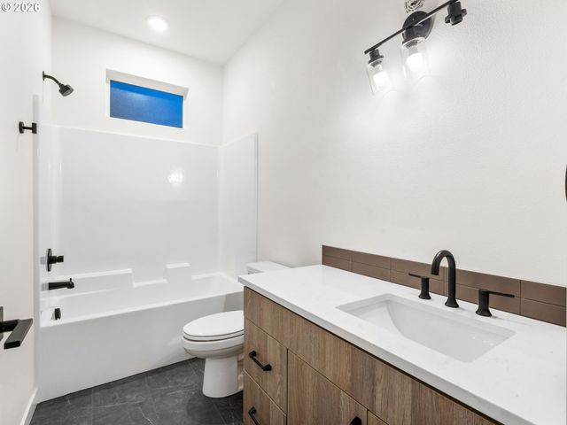 8334 N Bank St, Portland, OR 97203