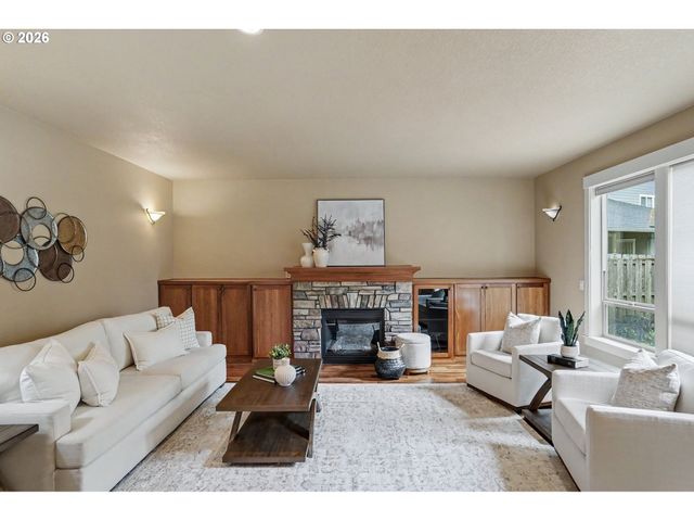 5428 SWALLOWTAIL St, Salem, OR 97306