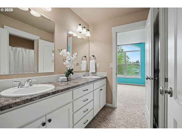 5428 SWALLOWTAIL St, Salem, OR 97306