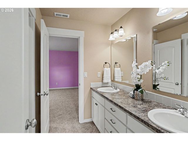 5428 SWALLOWTAIL St, Salem, OR 97306