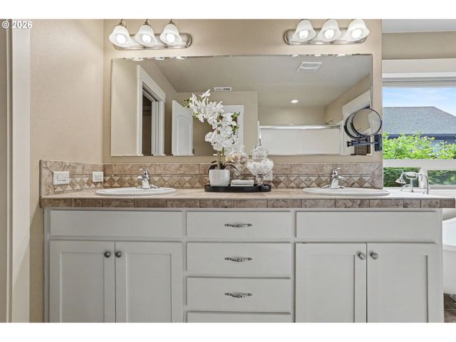5428 SWALLOWTAIL St, Salem, OR 97306