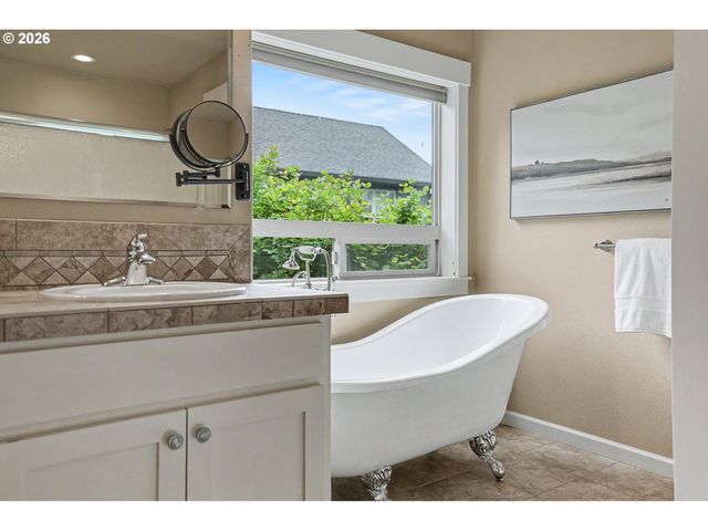 5428 SWALLOWTAIL St, Salem, OR 97306