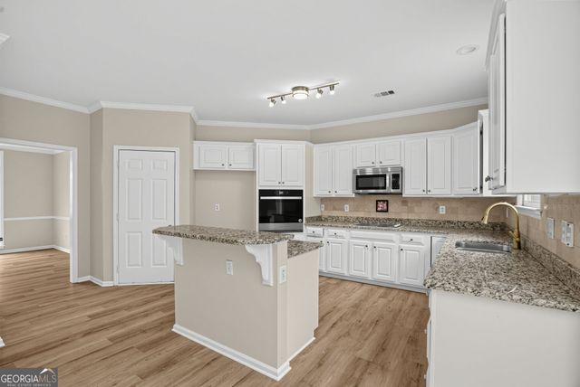 110 Hidden Lake, Fayetteville, GA 30215