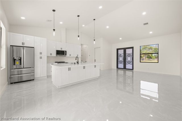311 N Fondulac Road, Avon Park, FL 33825