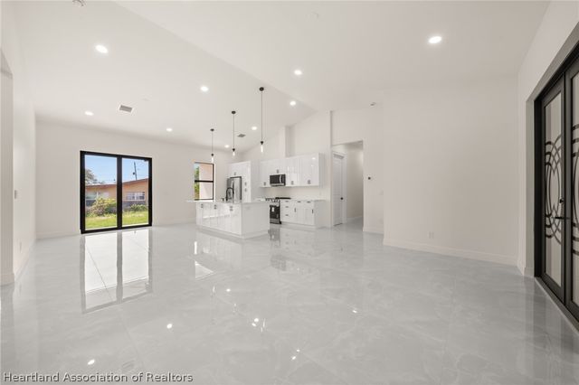 311 N Fondulac Road, Avon Park, FL 33825