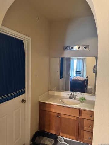 6160 Eckhert Rd Apt 108, San Antonio, TX 78240