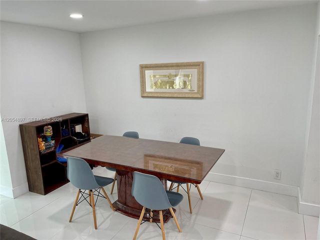 6610 Cody St, Hollywood, FL 33024