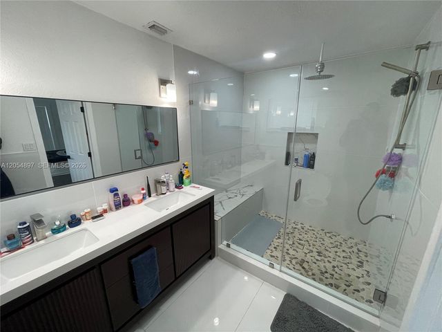 6610 Cody St, Hollywood, FL 33024