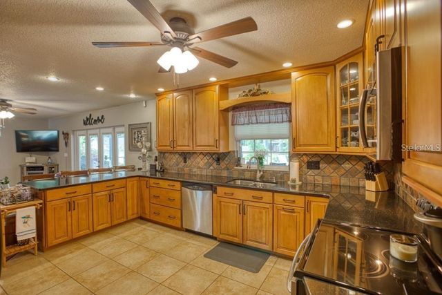 12802 N 53RD STREET, Temple Terrace, FL 33617