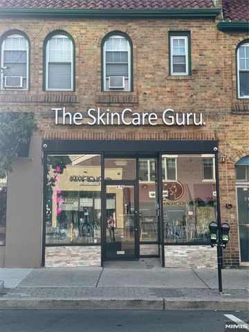 676-678 Anderson Avenue, Cliffside Park, NJ 07010