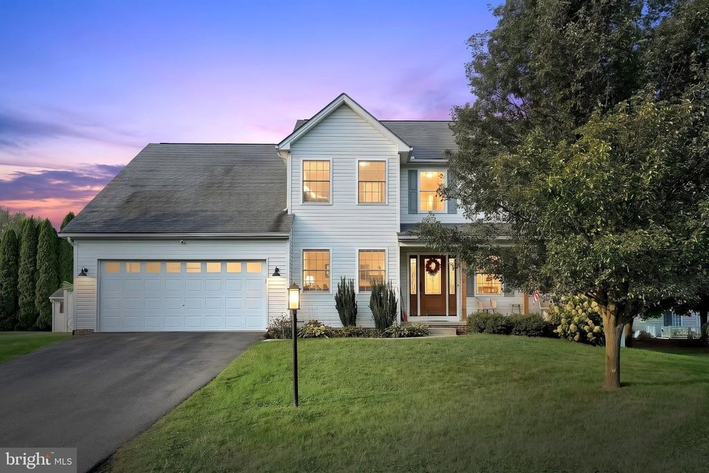 Image 1 of property listing at 2163 RILLIAN LN, York, PA 17404