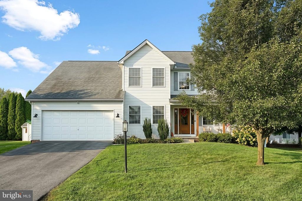 Image 2 of property listing at 2163 RILLIAN LN, York, PA 17404