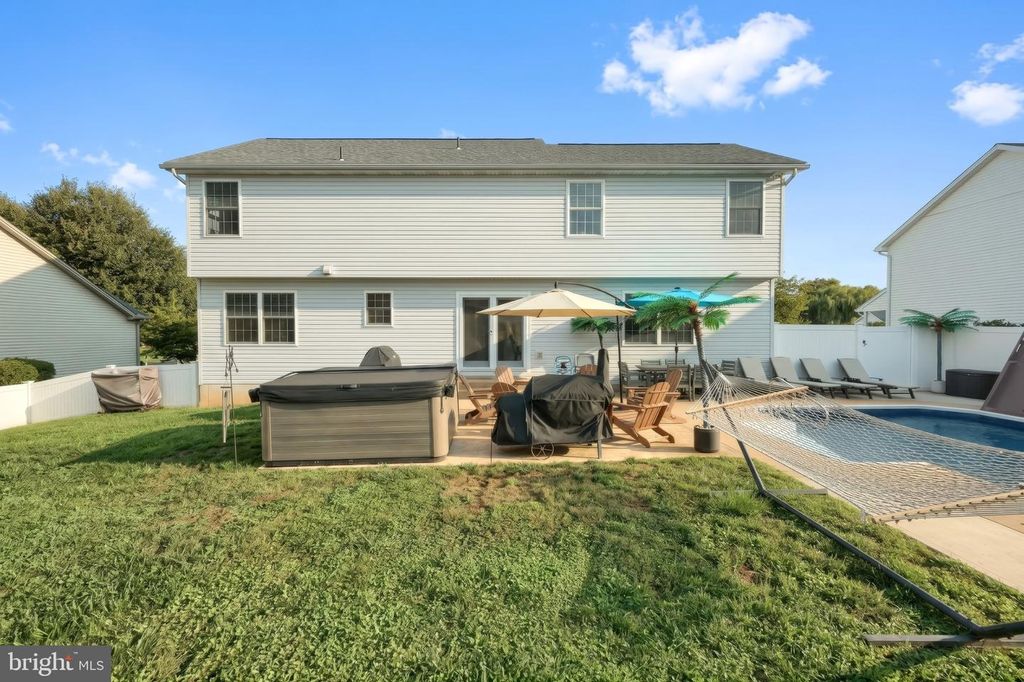 Image 15 of property listing at 2163 RILLIAN LN, York, PA 17404
