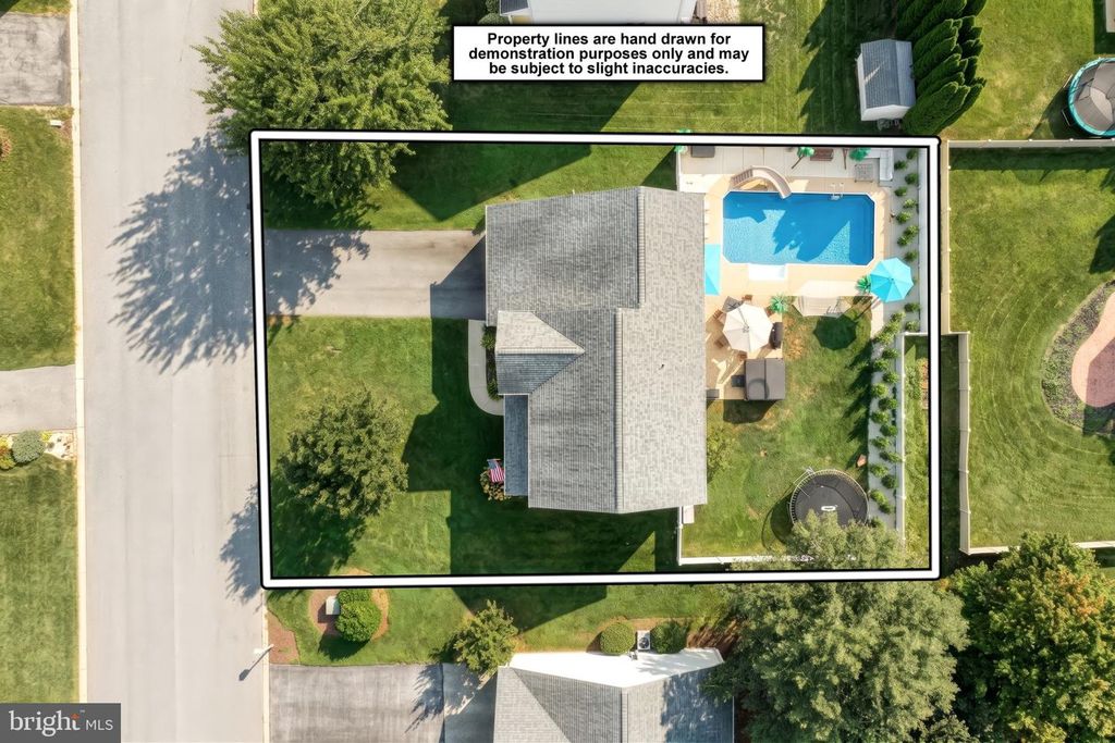 Image 16 of property listing at 2163 RILLIAN LN, York, PA 17404