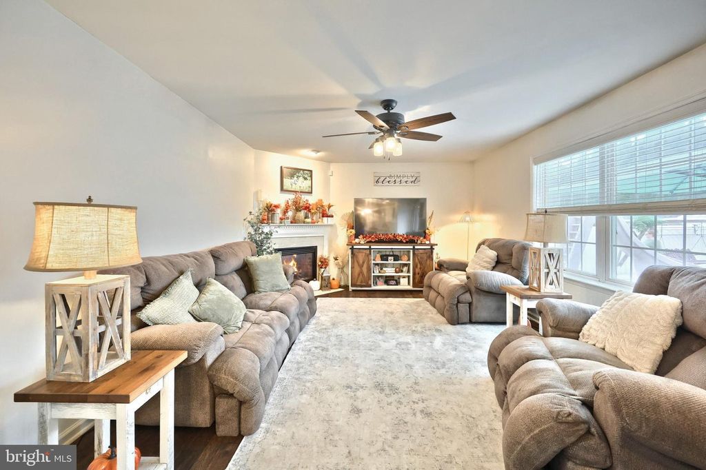 Image 31 of property listing at 2163 RILLIAN LN, York, PA 17404