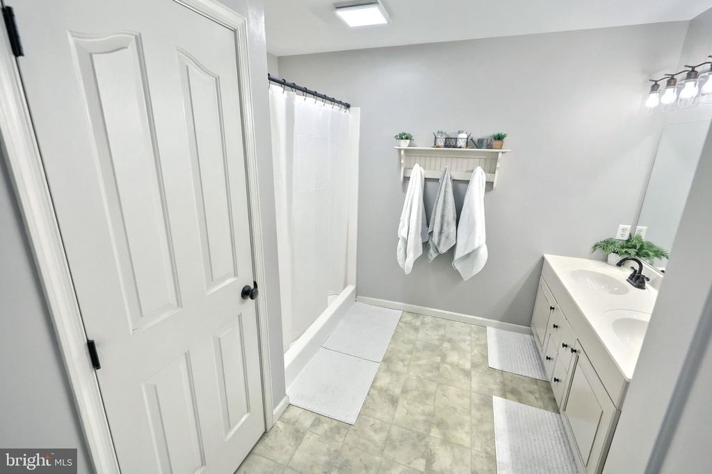 Image 39 of property listing at 2163 RILLIAN LN, York, PA 17404