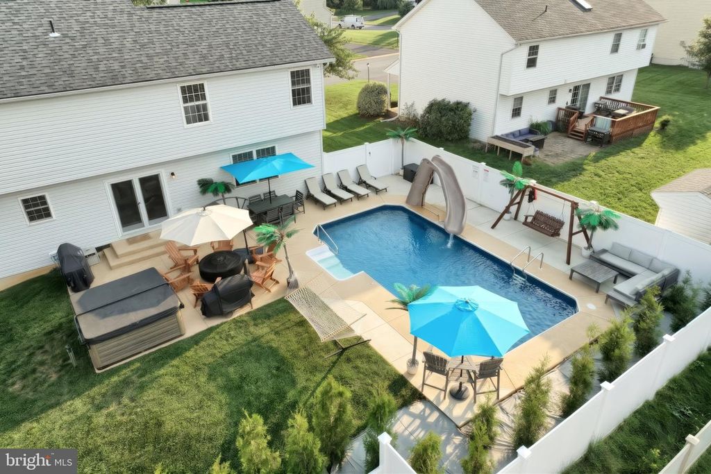 Image 9 of property listing at 2163 RILLIAN LN, York, PA 17404