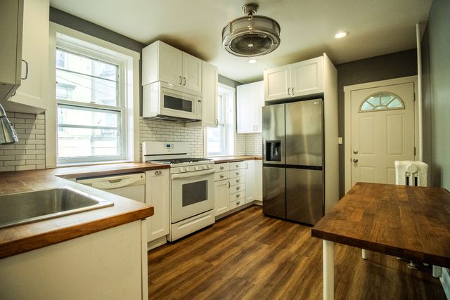 1645 W Estes Avenue 1, Chicago, IL 60626