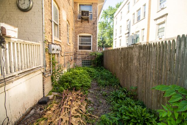 1645 W Estes Avenue 1, Chicago, IL 60626