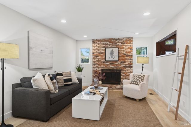 2447 Rigdon St, Napa, CA 94558