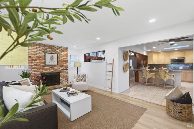 2447 Rigdon St, Napa, CA 94558