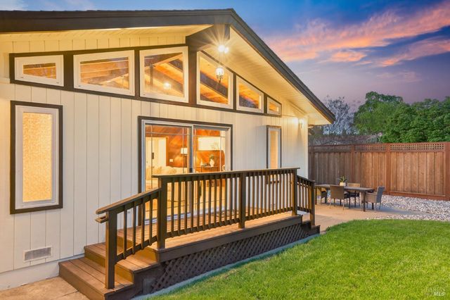 2447 Rigdon St, Napa, CA 94558