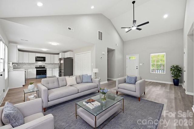 63 Pinckney Street, York, SC 29745