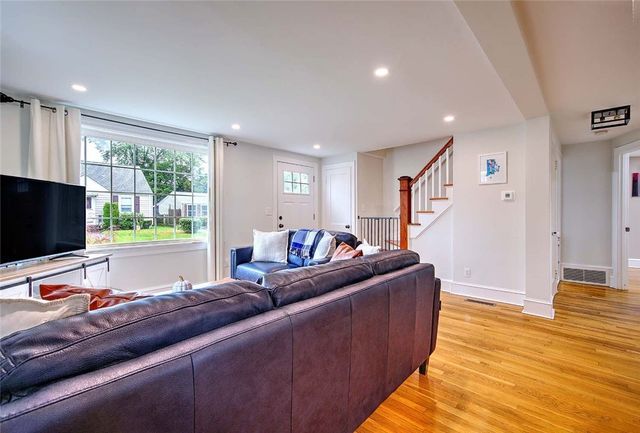 50 LARCHMERE Drive, East Providence, RI 02916