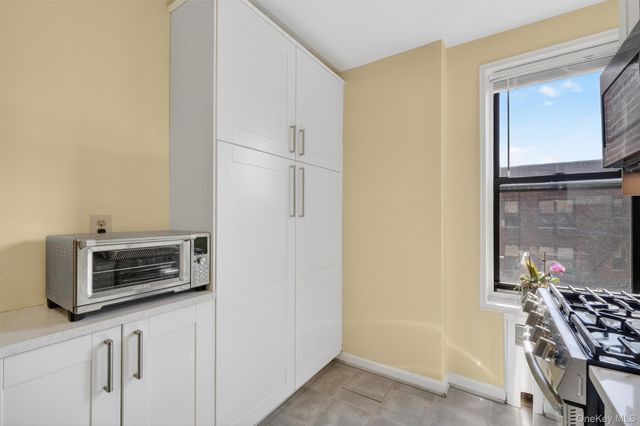 2 Windsor Terrace 6H, White Plains, NY 10601