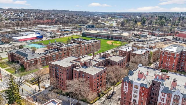 2 Windsor Terrace 6H, White Plains, NY 10601