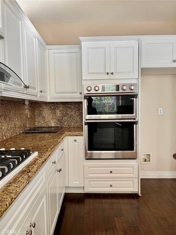 11 Carmichael, Irvine, CA 92602