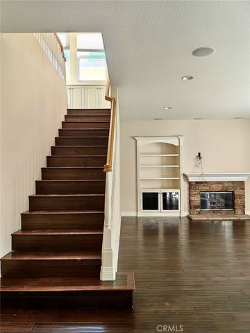 11 Carmichael, Irvine, CA 92602