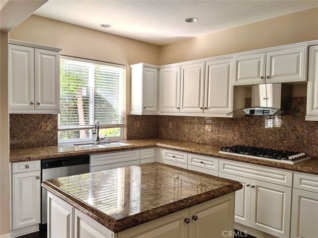 11 Carmichael, Irvine, CA 92602