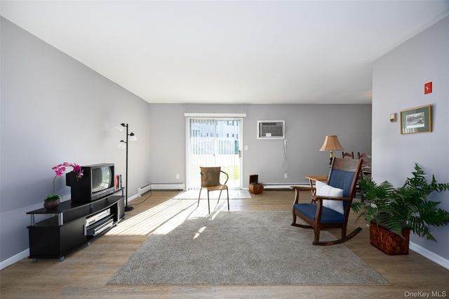 6 Yew Court A, Fishkill, NY 12524